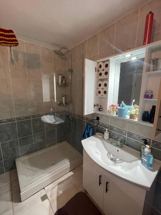 Central Izmir Delight: Cozy Alsancak Apartment