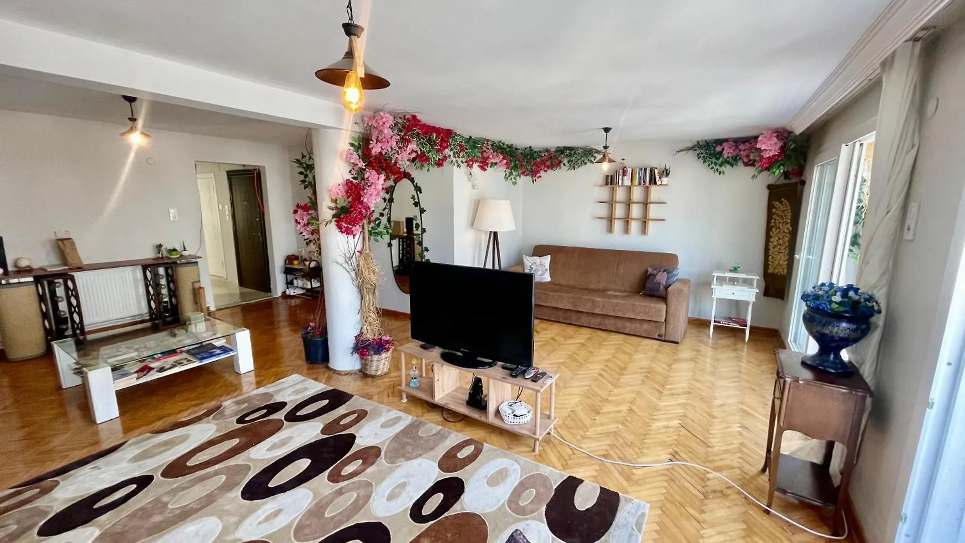 Central Izmir Delight: Cozy Alsancak Apartment